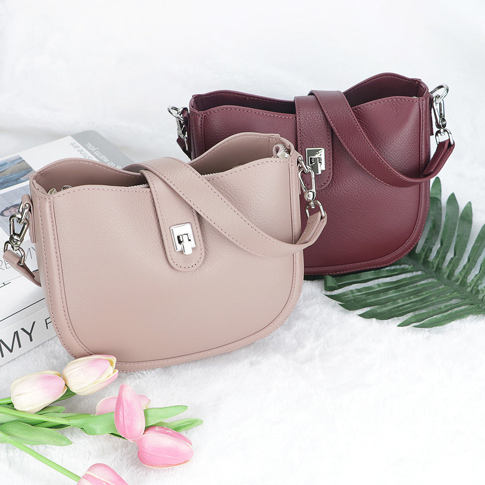 Vintage Saddle Messenger Crossbody