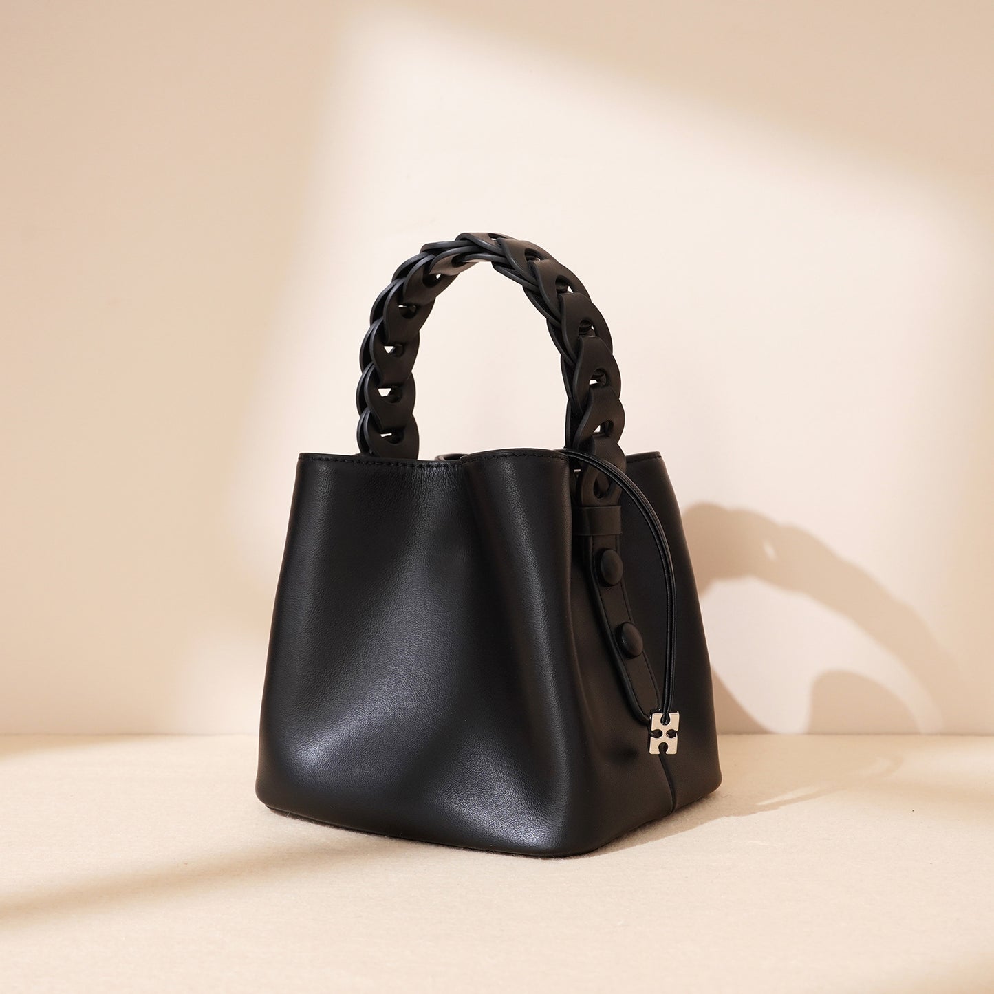 Hand-woven Mini Crossbody Bucket Bag