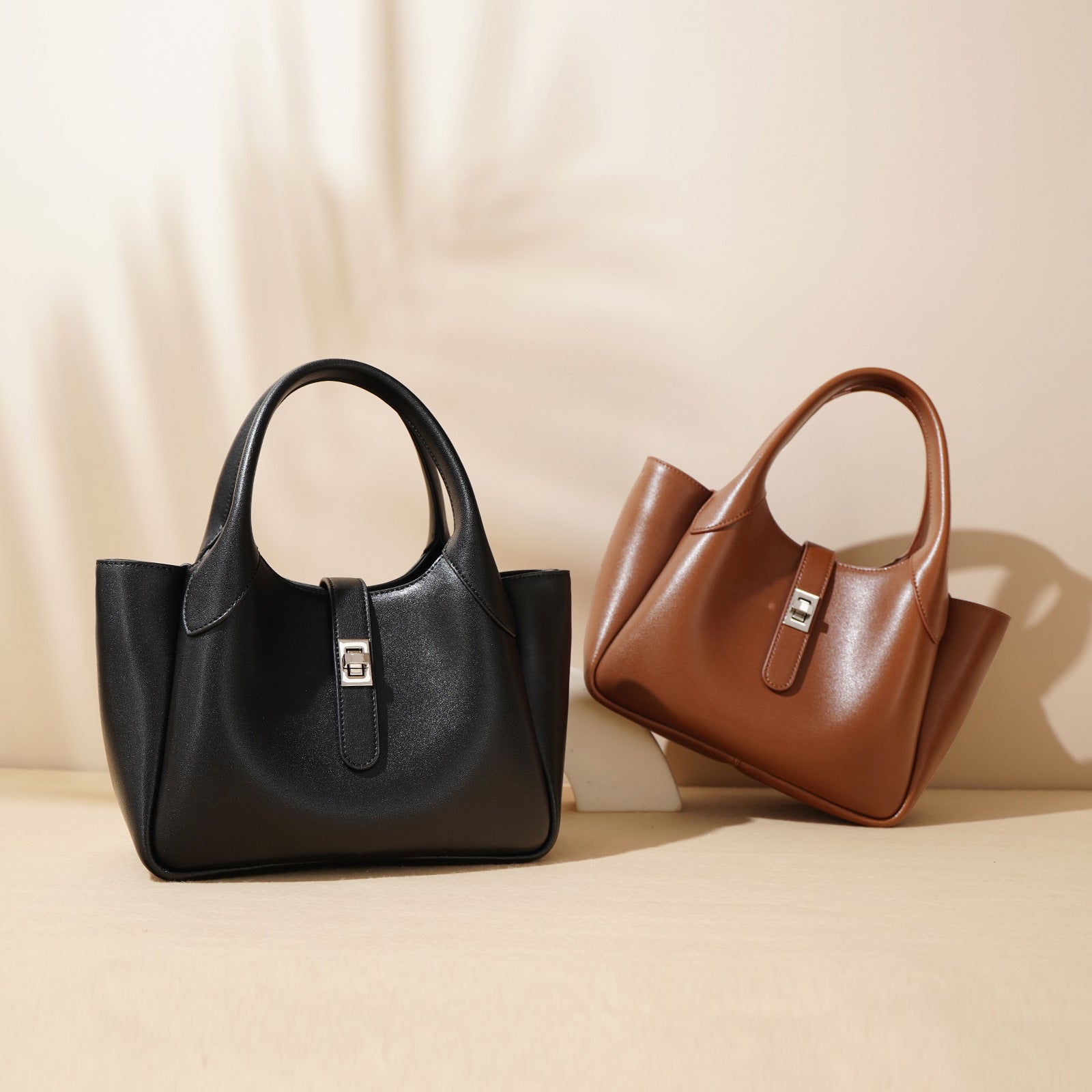 Leather chic bascket Bag