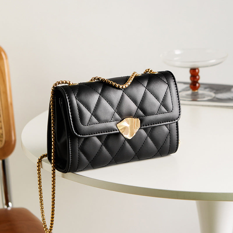 Chain shoulder bag