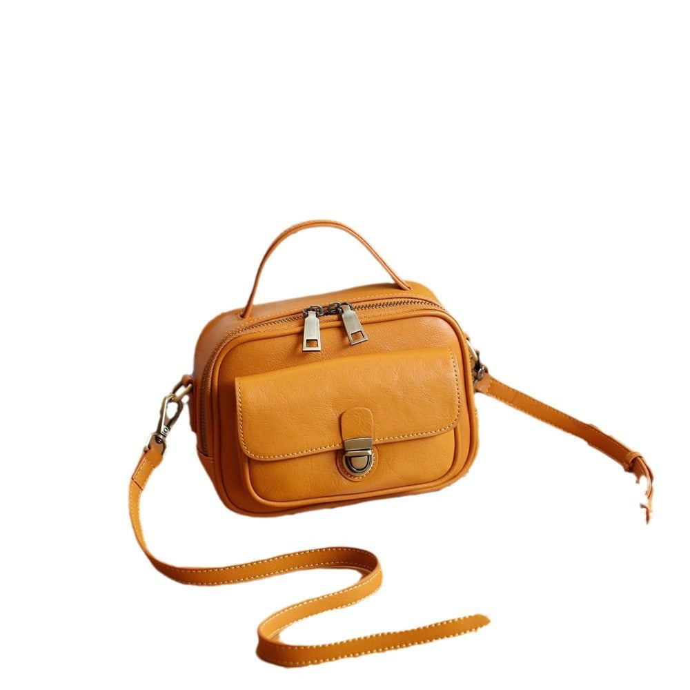 Sac messager tendance en cuir tanné végétal avec couche supérieure rétro