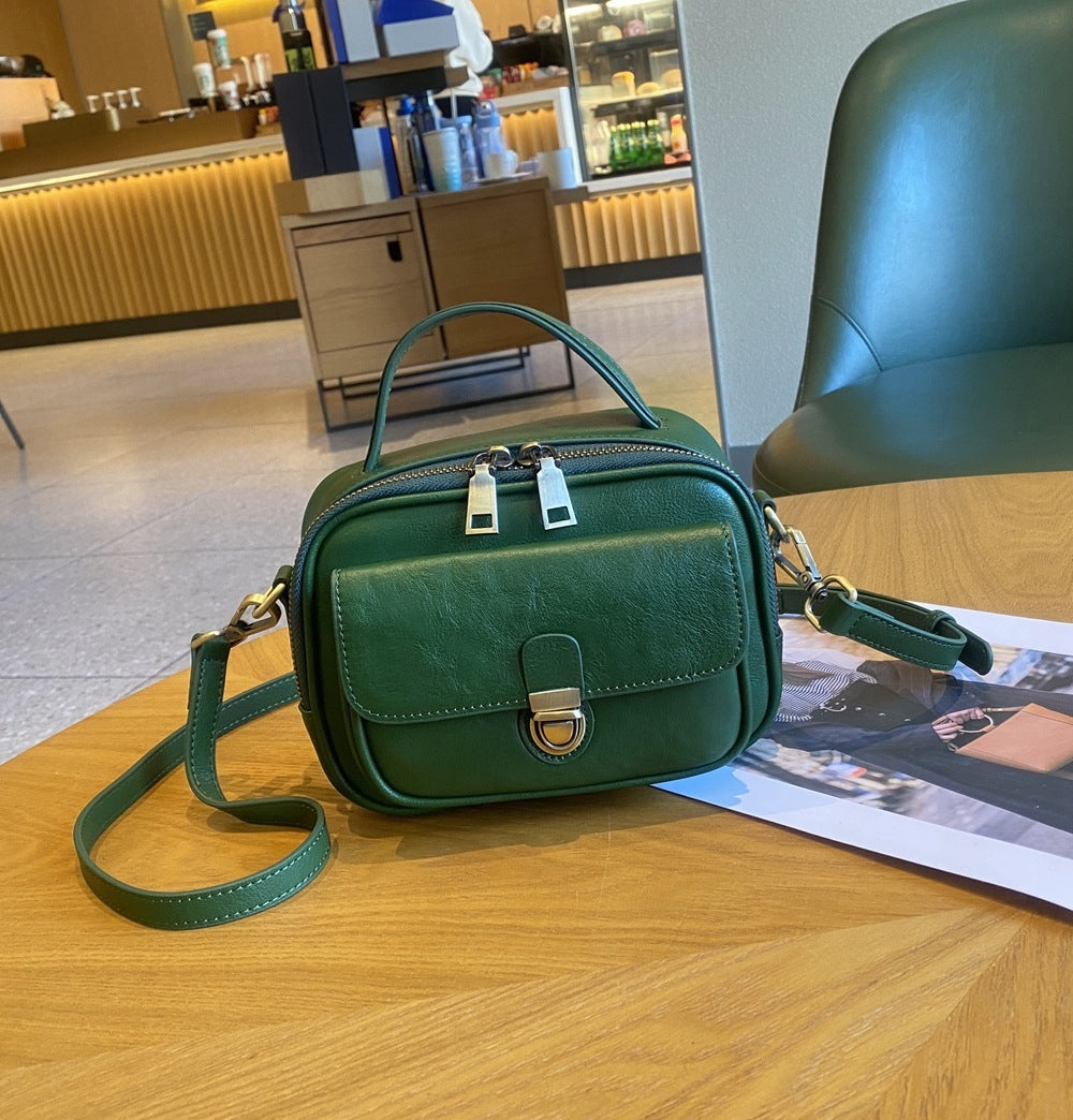 Sac messager tendance en cuir tanné végétal avec couche supérieure rétro