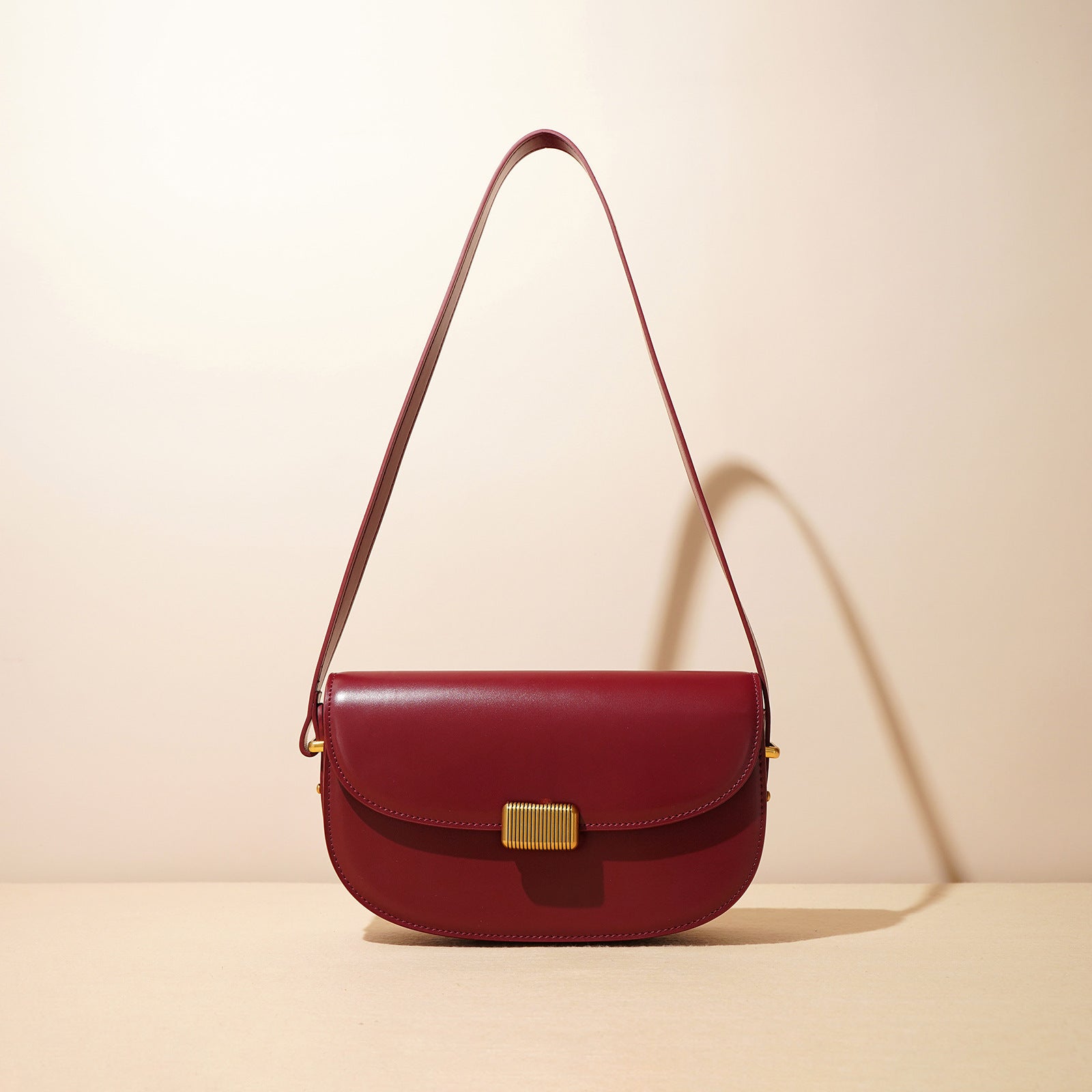 Leather Retro chic and durable style Saddle Bag