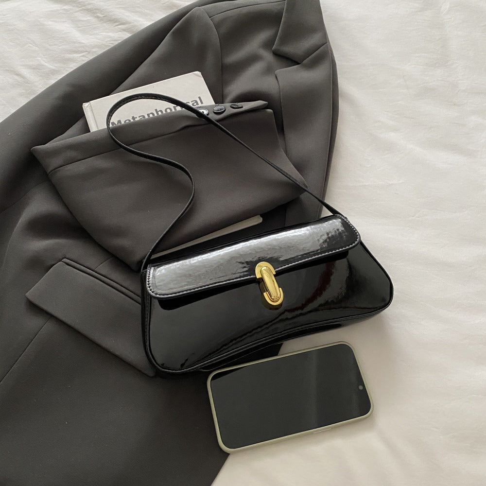 A Chic Underarm shouler Bag