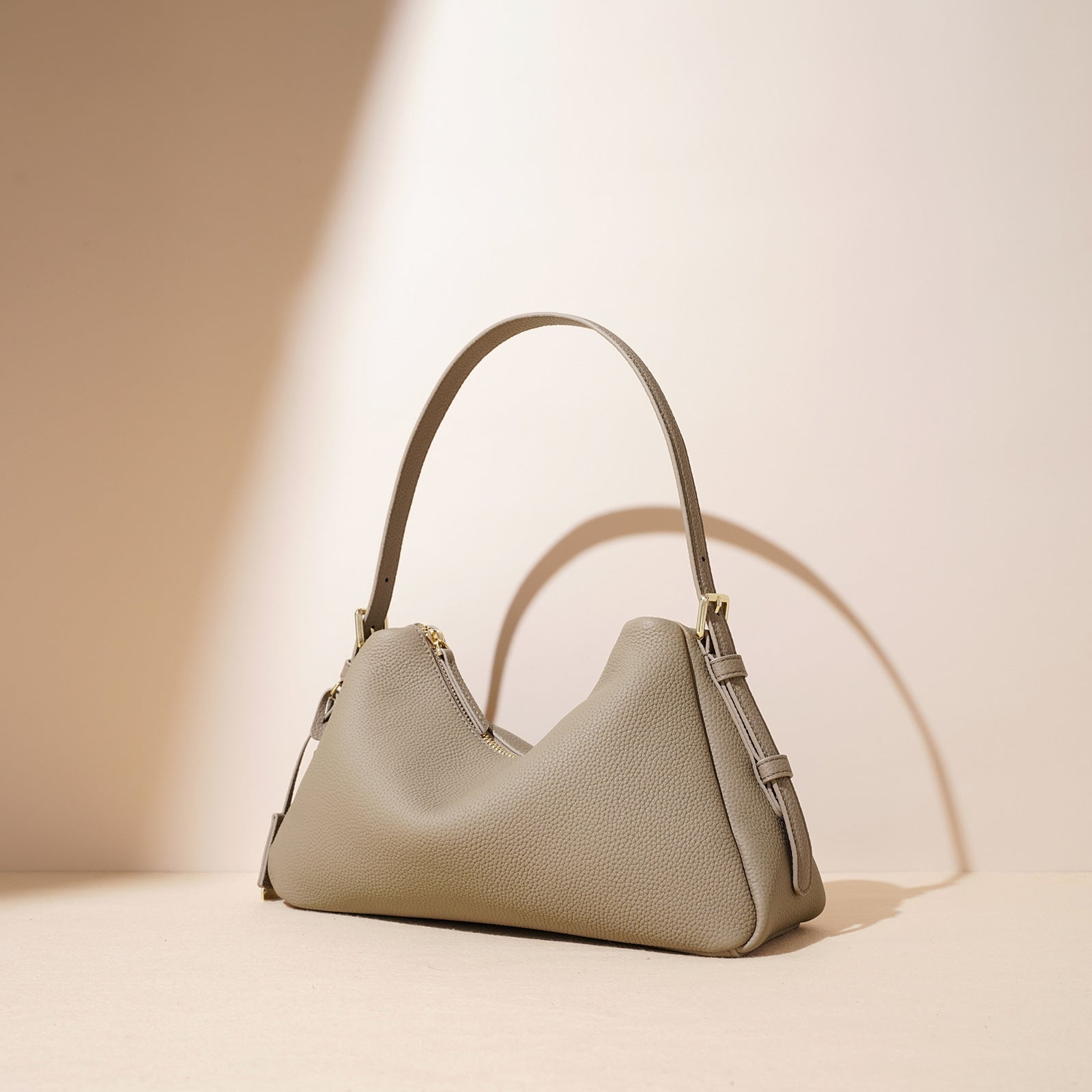 The Advanced Classic Leather Shoulder Bag - Nomade Code