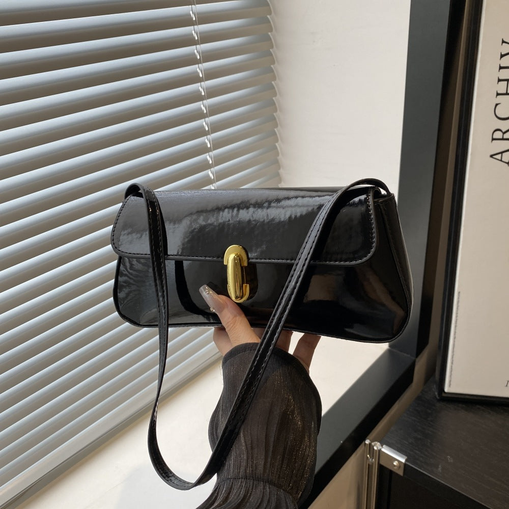 A Chic Underarm shouler Bag