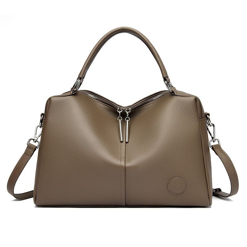 A Spacious And Sophisticated Handbag