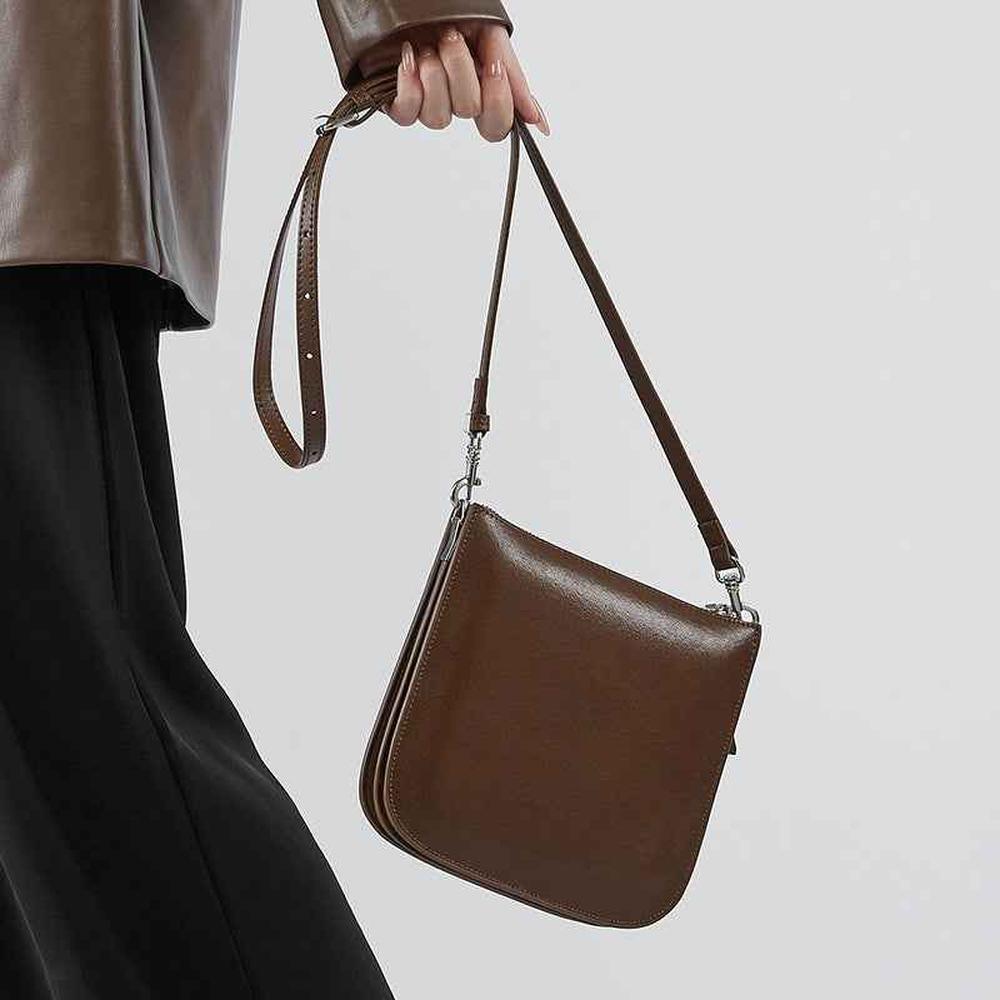 Amal leather crossbody Bag