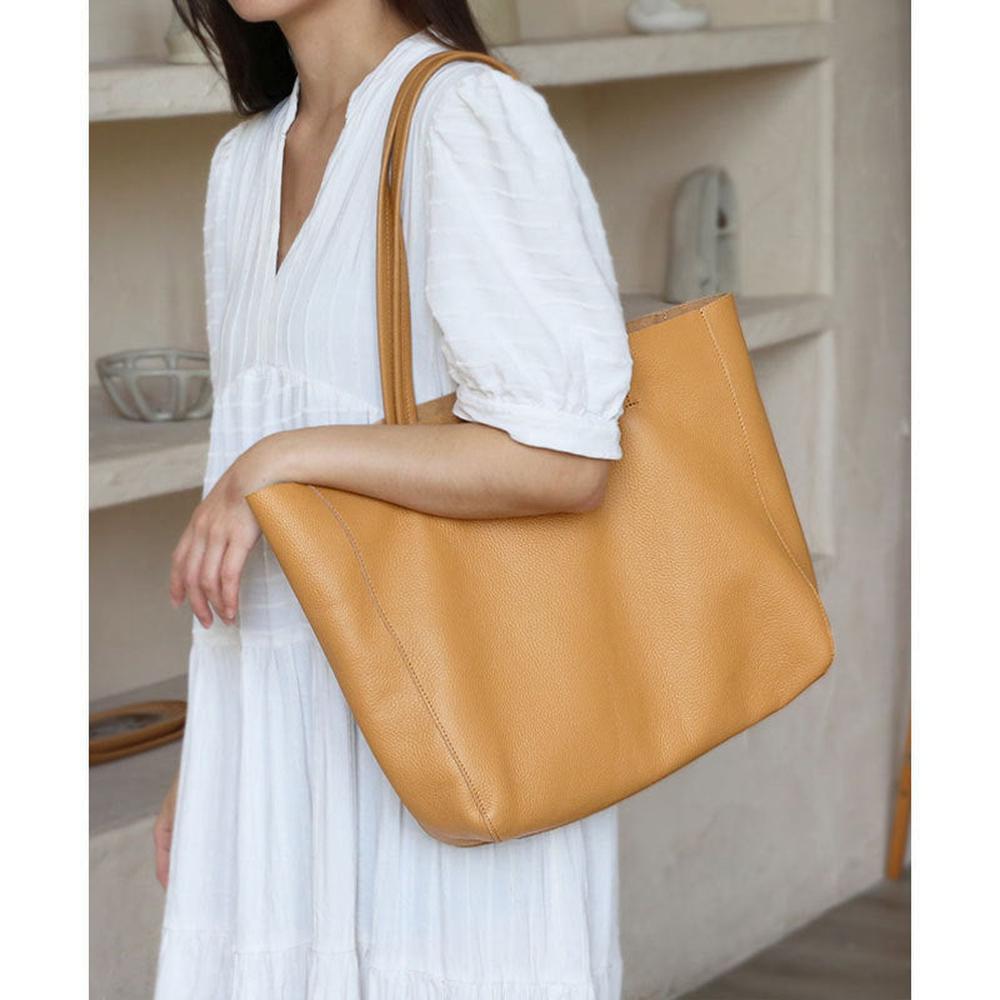 Bahija Simple Leather Tote – Classic, Timeless Elegance