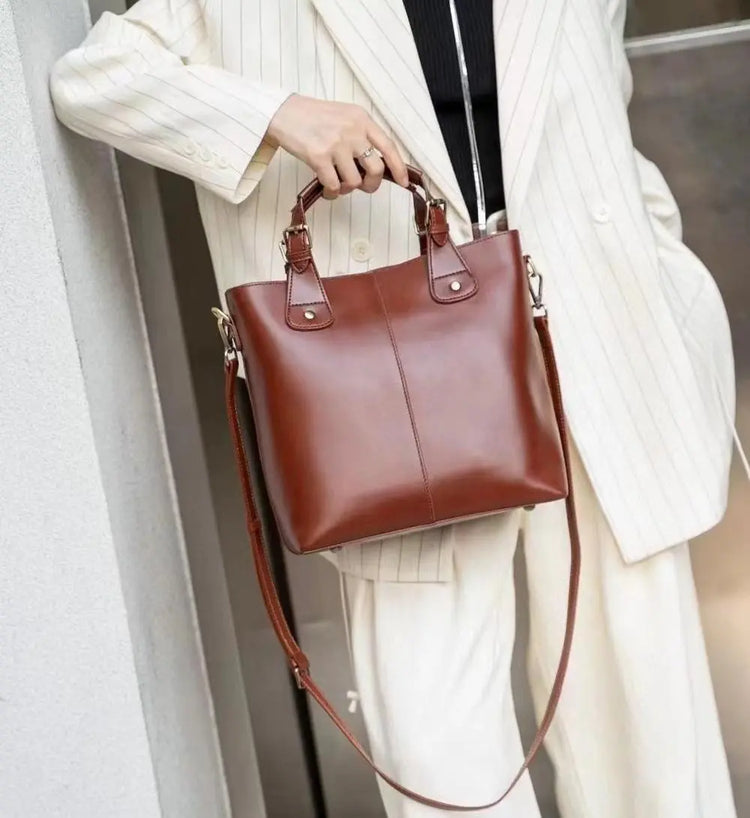Large Capacity Plant-Tanned Soft Leather