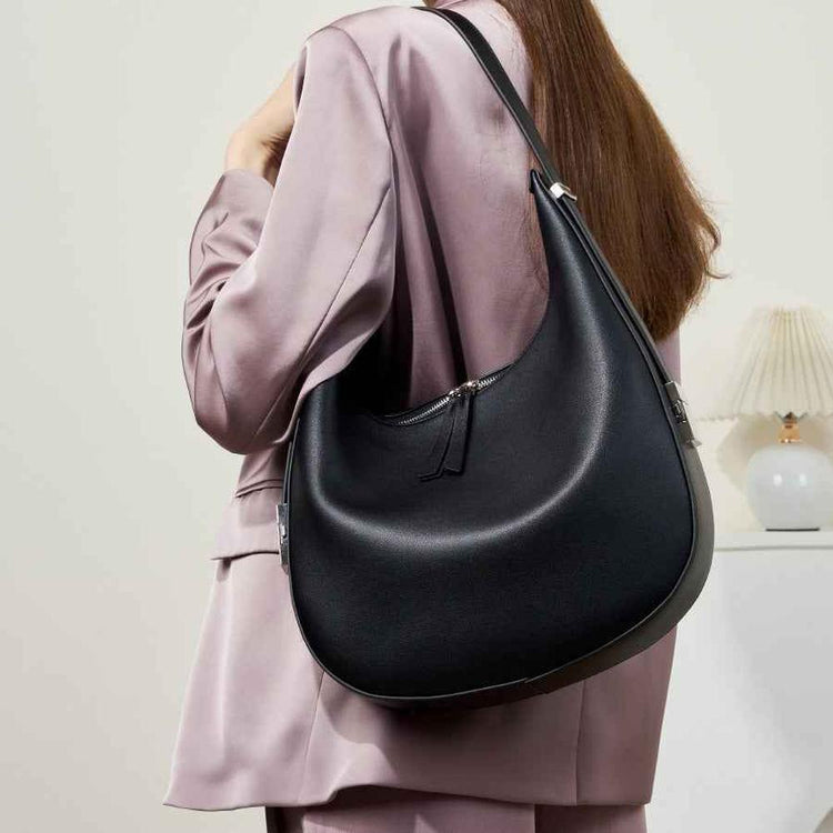 Large croissant Leather shoulder bag
