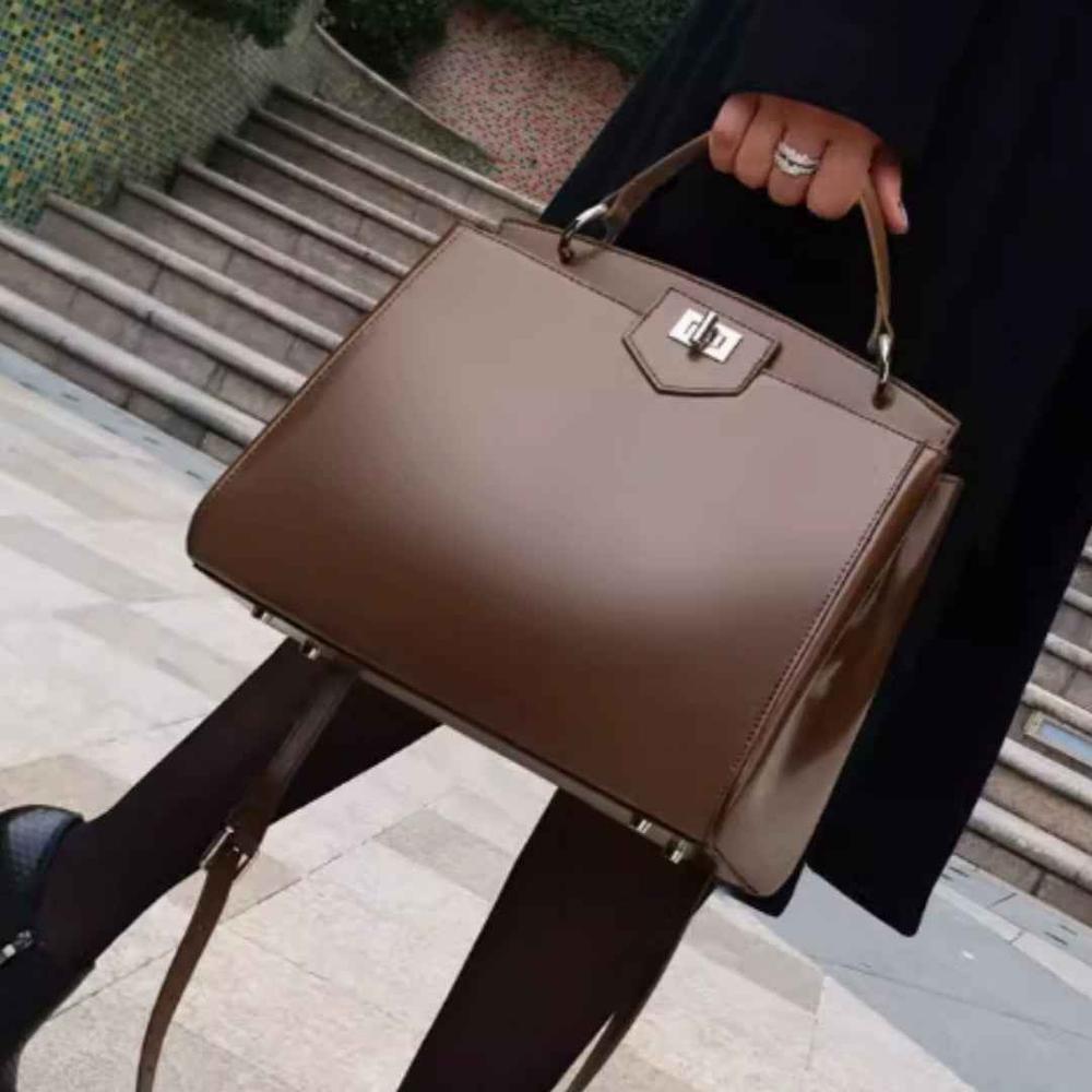 Leather Large Handbag - Elegant and Spacious Design for Every Occasion