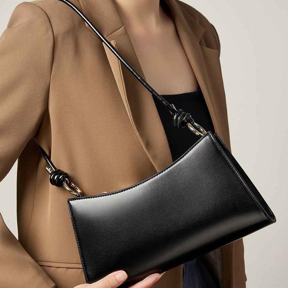 Leather chic medium size Shoulder Bag