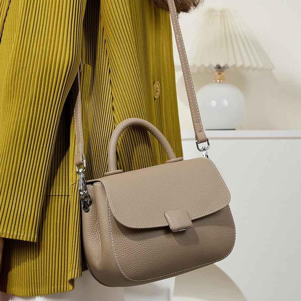 Medium Leather High-grade handbag