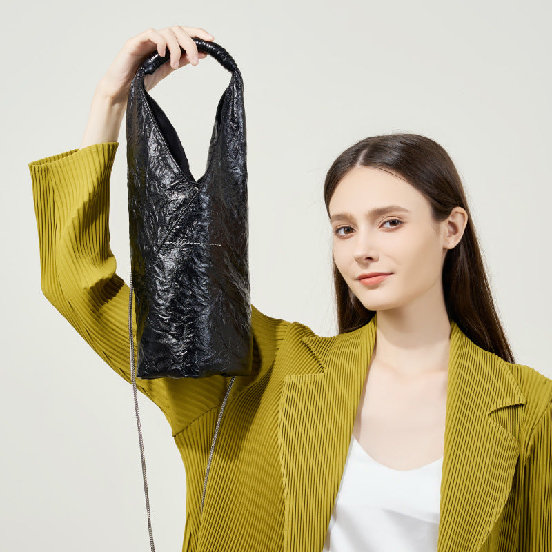 Lightweight And Large Capacity Shoulder Bag