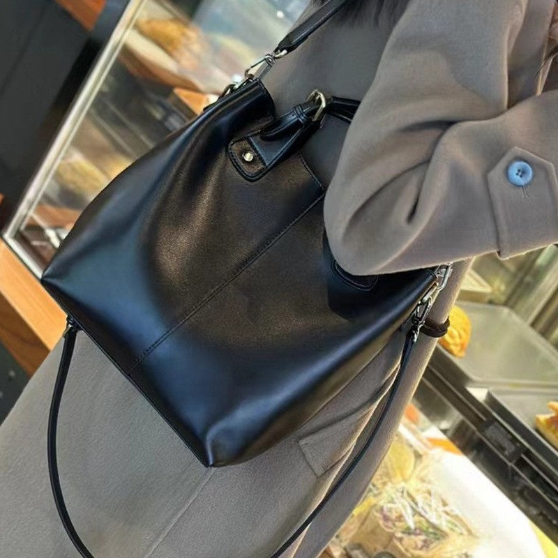 Large Capacity Plant-Tanned Soft Leather