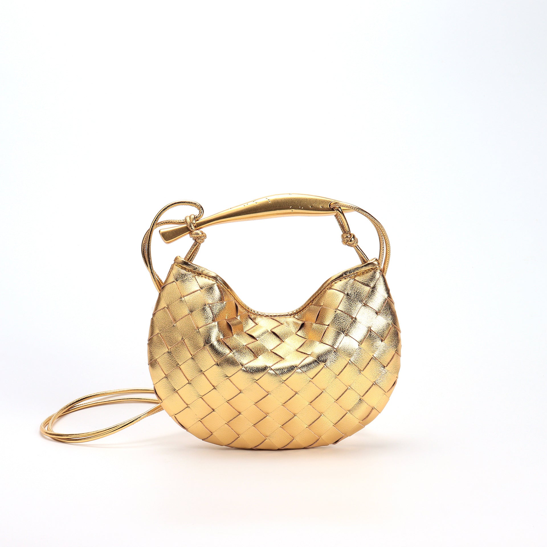 Chic Woven Cattlehide Leather Handbag – Natural Elegance