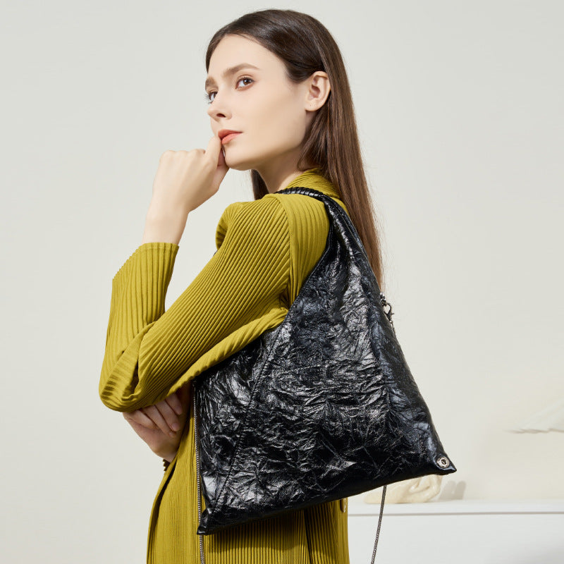 Lightweight And Large Capacity Shoulder Bag