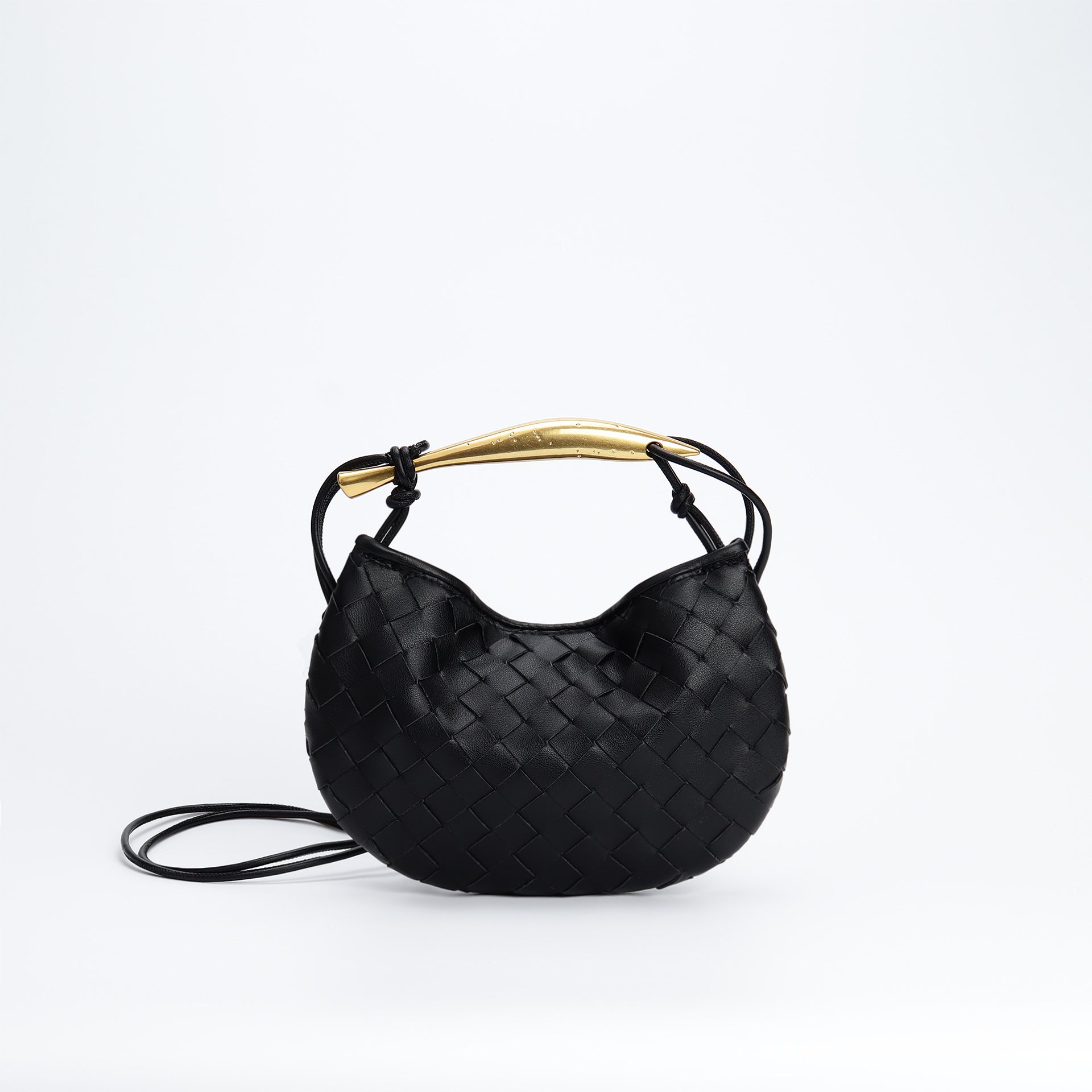 Chic Woven Cattlehide Leather Handbag – Natural Elegance