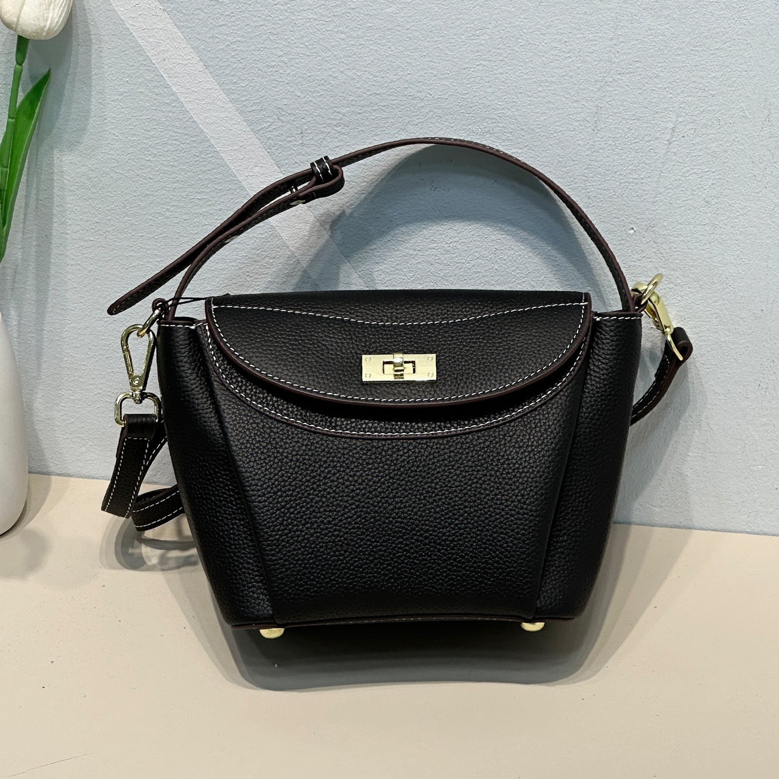 Luxury versatile handbag