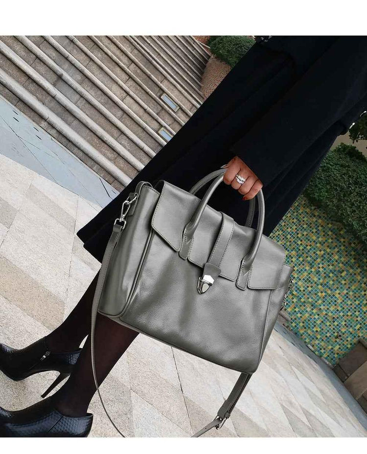 Spacious Retro Handbag – Perfect Companion for Work or Travel