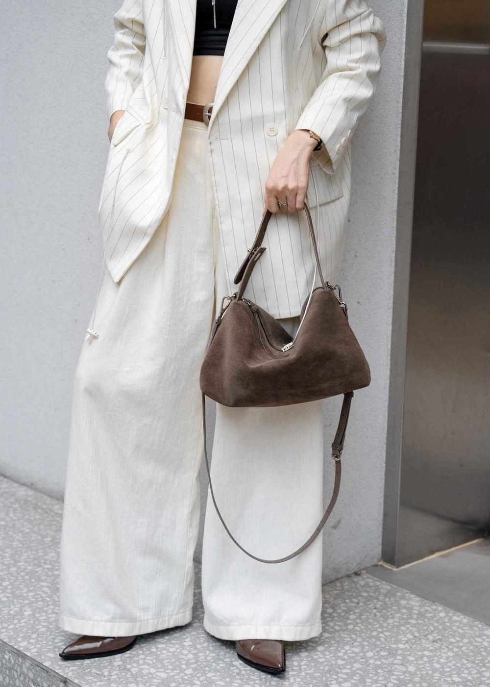 Trendy Korean Shoulder Bag – Simple, Spacious, Stylish