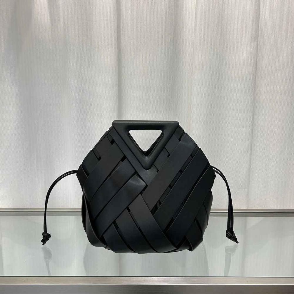 Triangle Magnetic Buckle Handbag