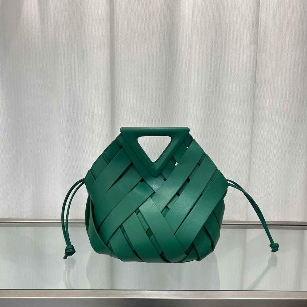 Triangle Magnetic Buckle Handbag