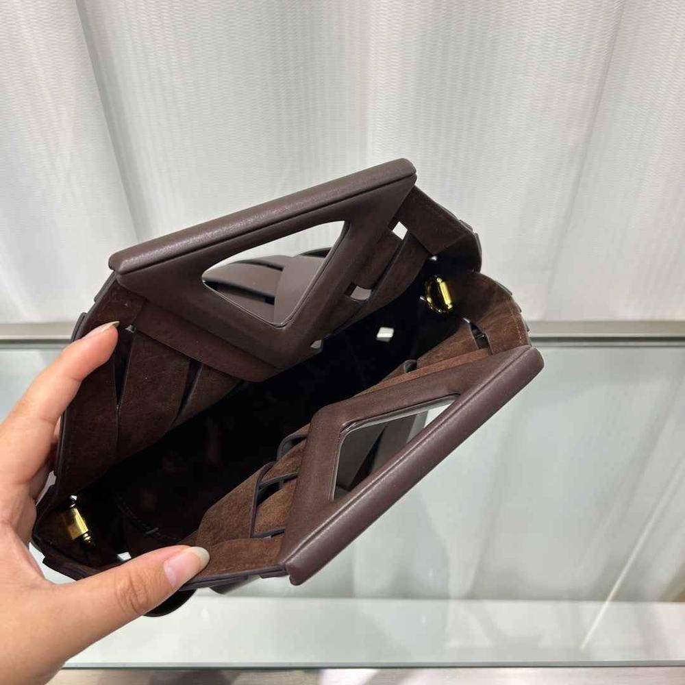 Triangle Magnetic Buckle Handbag