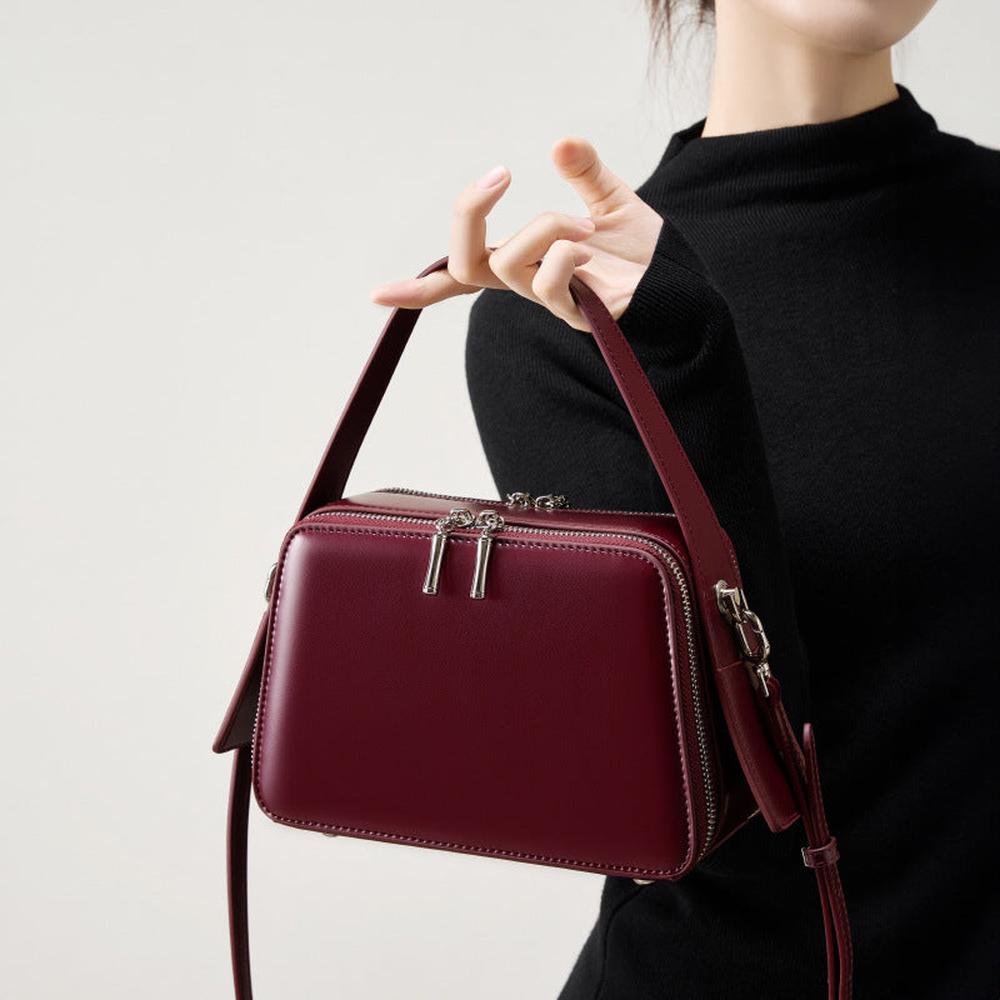 Urban Simplicity Leather Structured & Stylish Handbag
