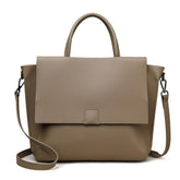 Versatile Leather Handbag – Messenger Style for Every Day