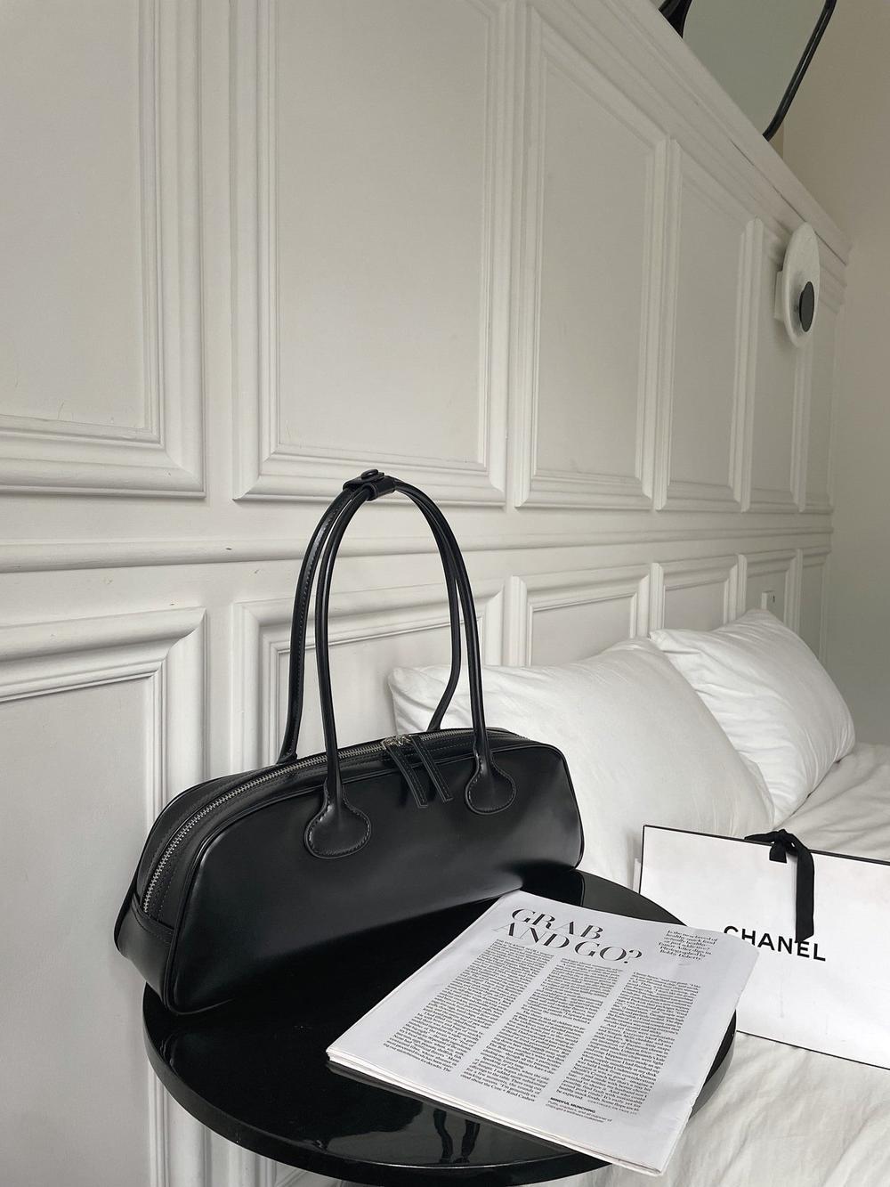 Women’s Korean-Style Leather Baguette Shoulder Bag