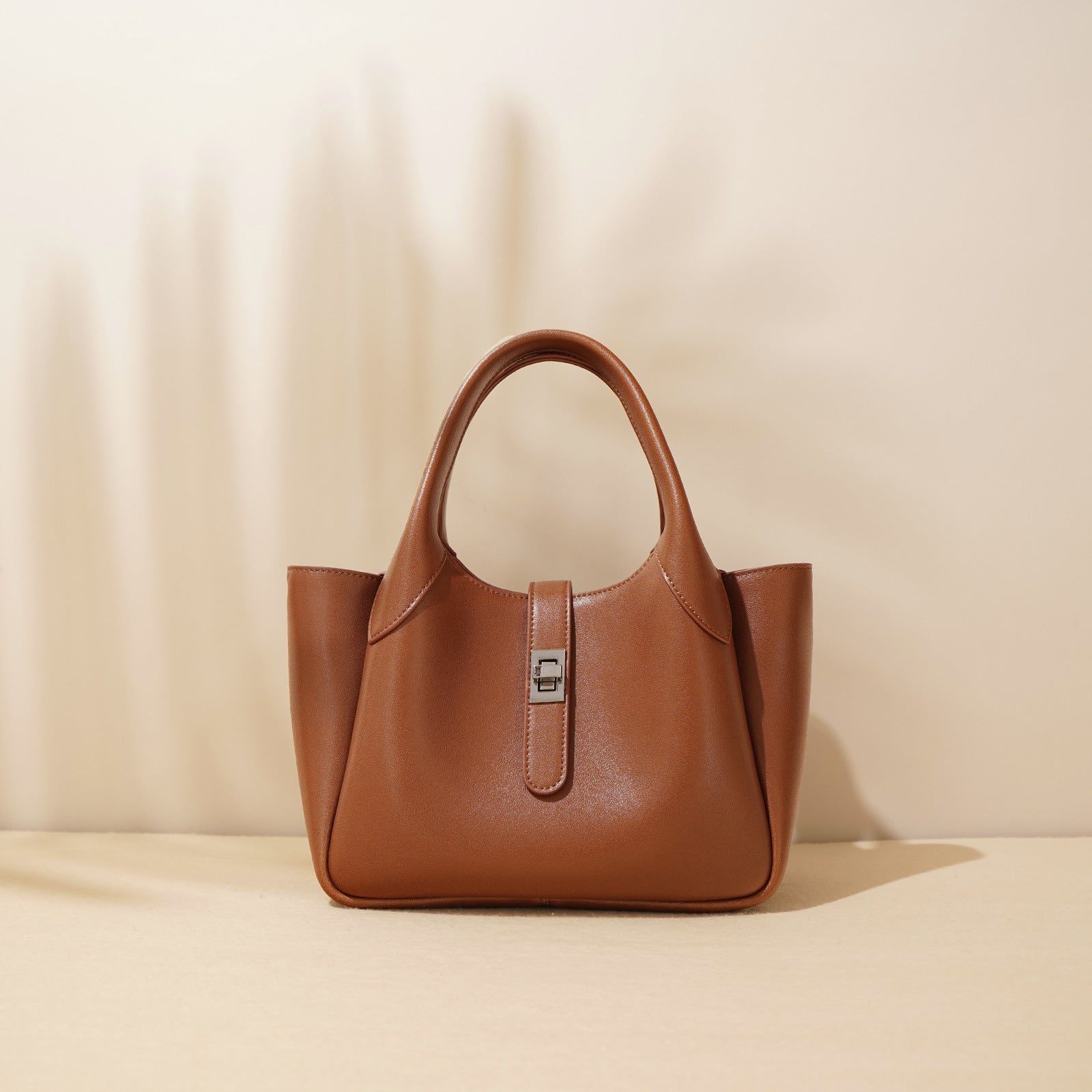 Leather chic bascket Bag