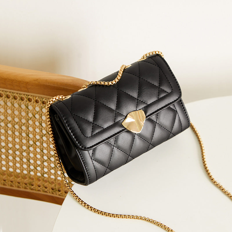 Chain shoulder bag