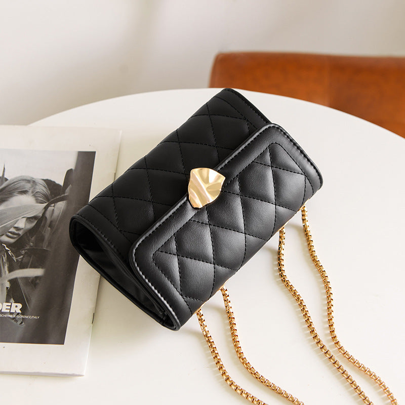 Chain shoulder bag