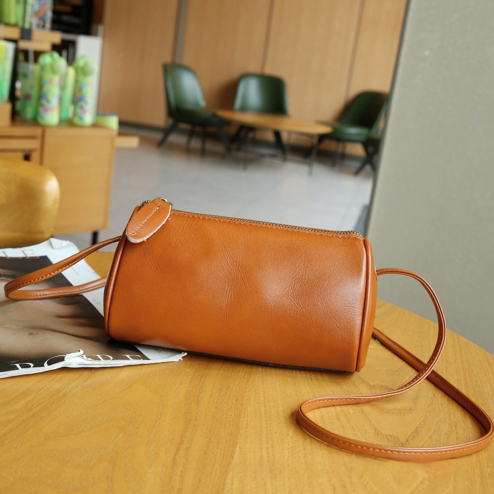 Women’s Fashionable Cylindrical Crossbody Bag - Nomade Code